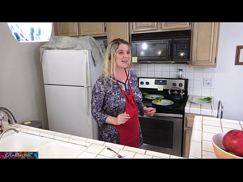 ❤️ Belle-mère qui le traie dans la cuisine avant son rendez-vous. ️❌  Sexe at us fr.osagoassist.ru  ️❤